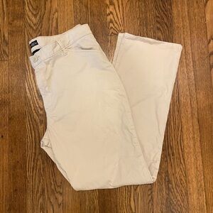 Lee Women’s straight leg, midrise khaki pants size 14